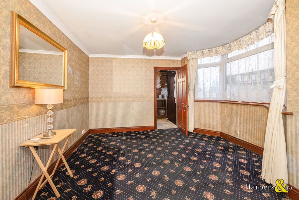 Property photo 3 of 16 Photo 10