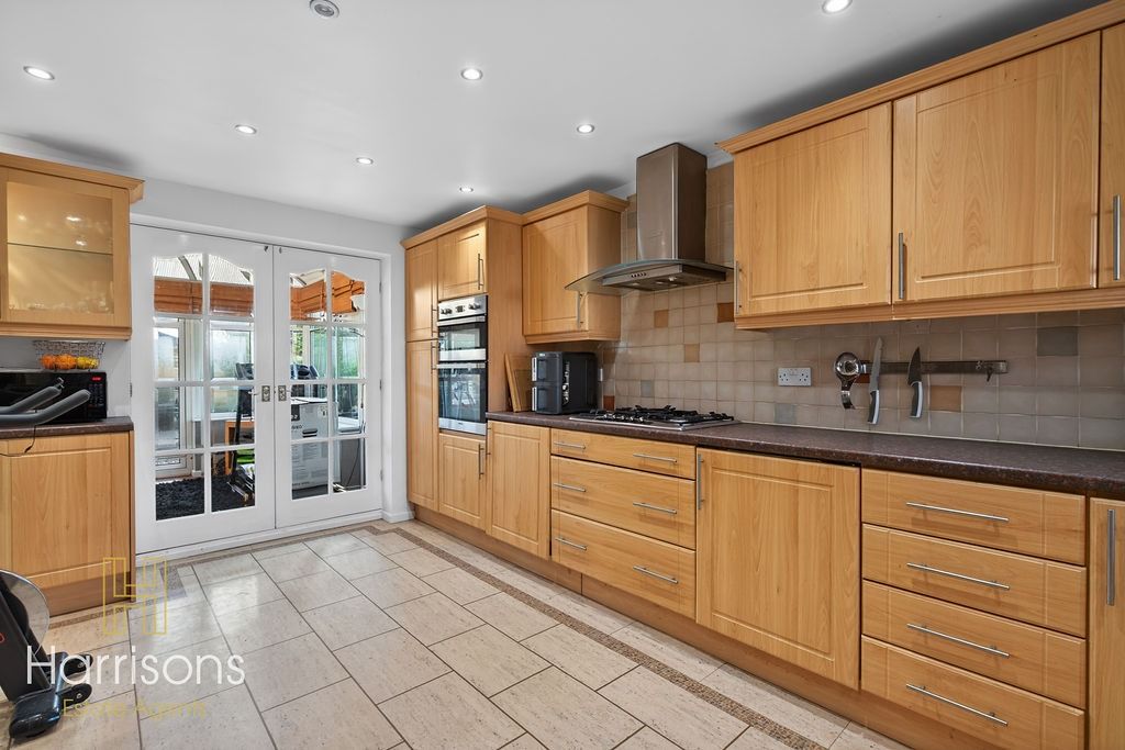 Property photo 2 of 31 4776204