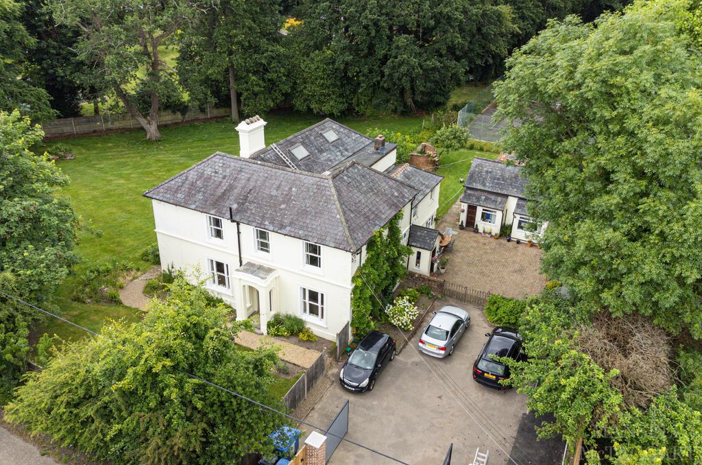 Property photo 2 of 24