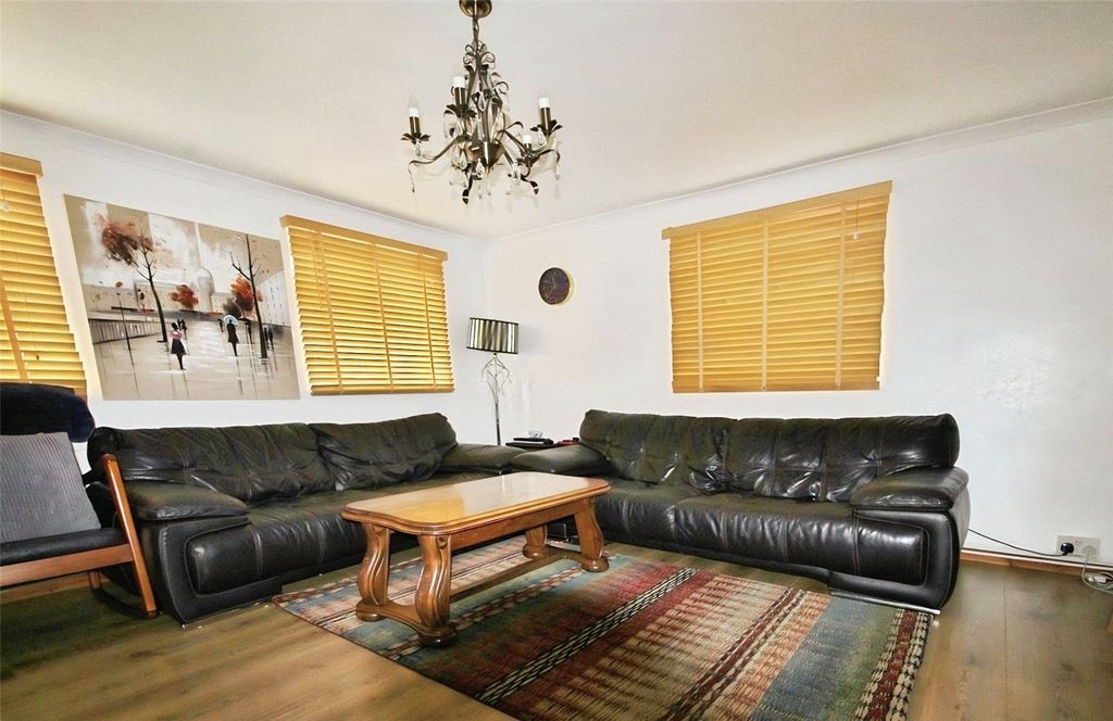 Property photo 2 of 9 Reception