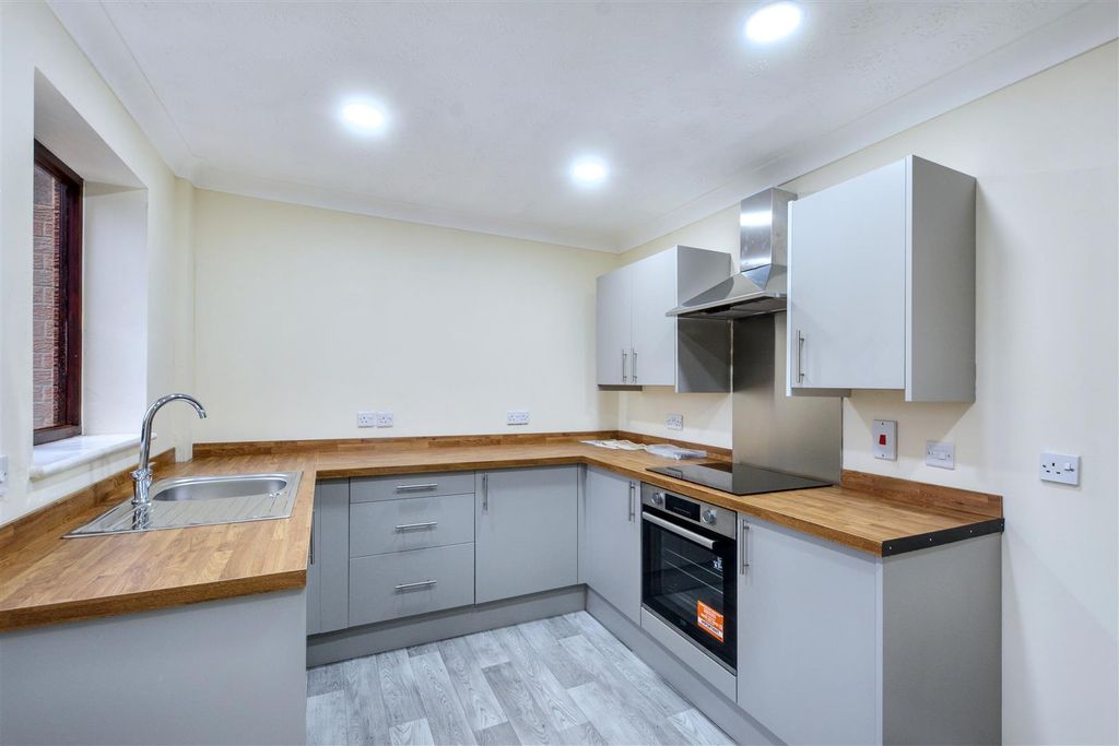 Property photo 2 of 27 Kitchen