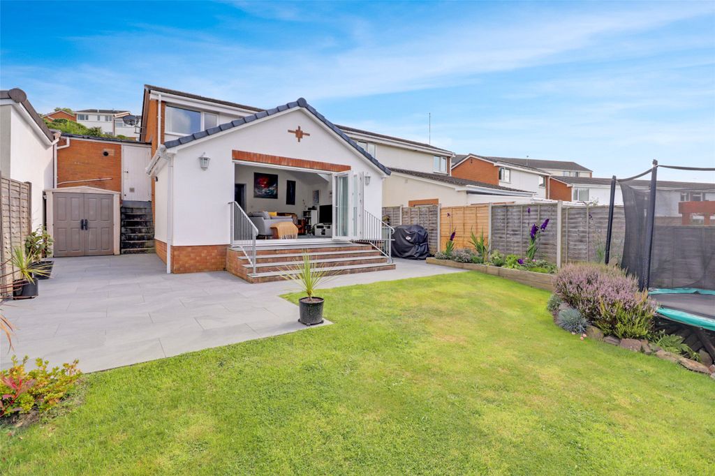 Property photo 2 of 16 Picture No. 13