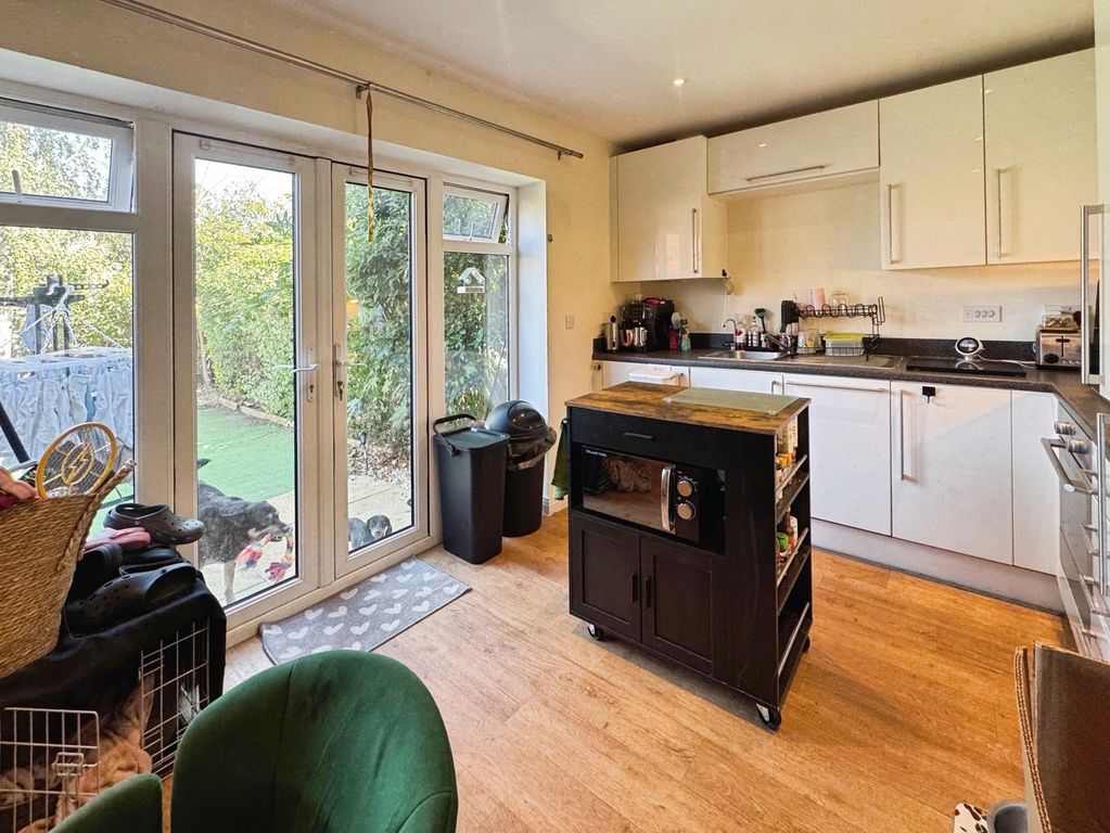 Property photo 3 of 11 Pbox-Img.Jpg