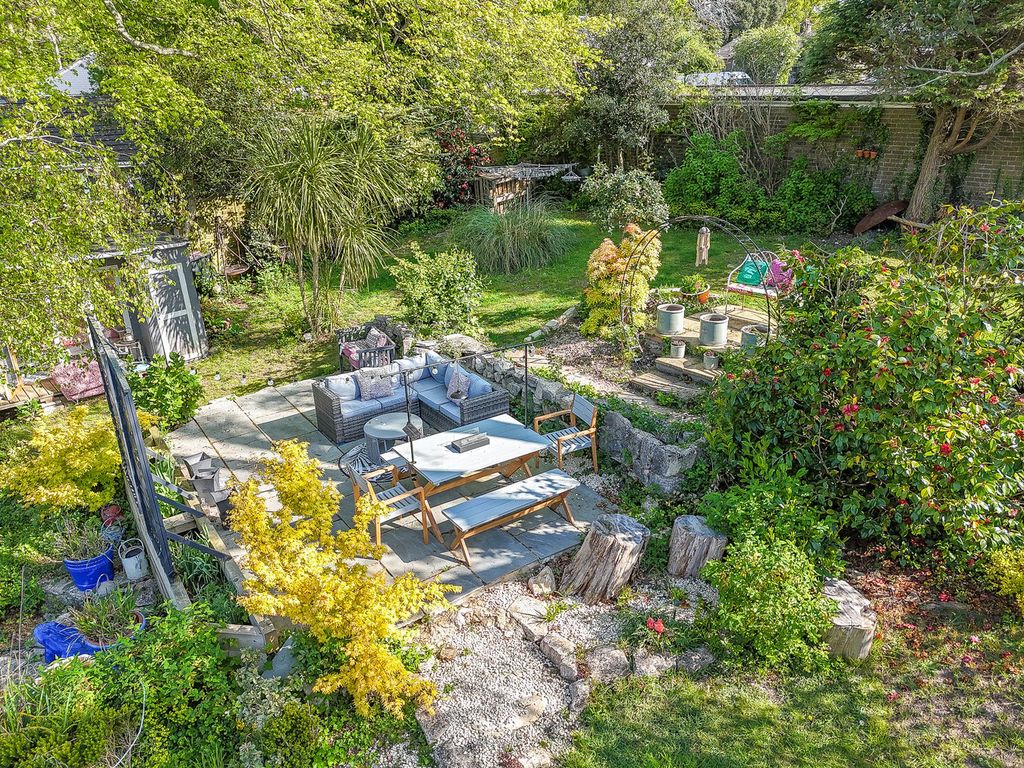 Property photo 3 of 24