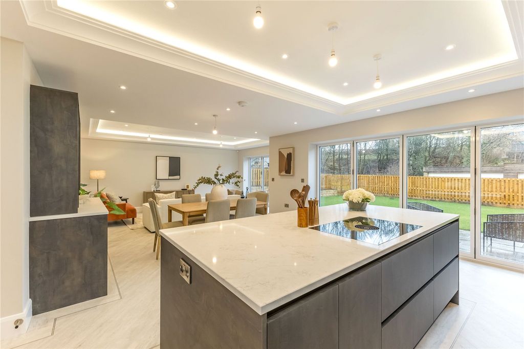 Property photo 3 of 34 Kitchen Area