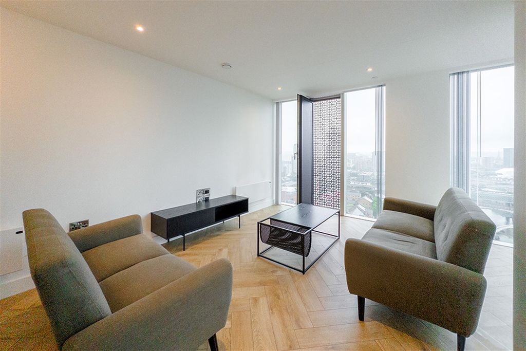 Property photo 3 of 17 (Main)