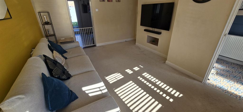 Property photo 3 of 11 20250406_154646.Jpg