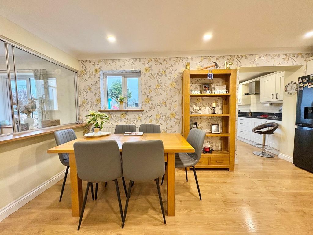 Property photo 3 of 78