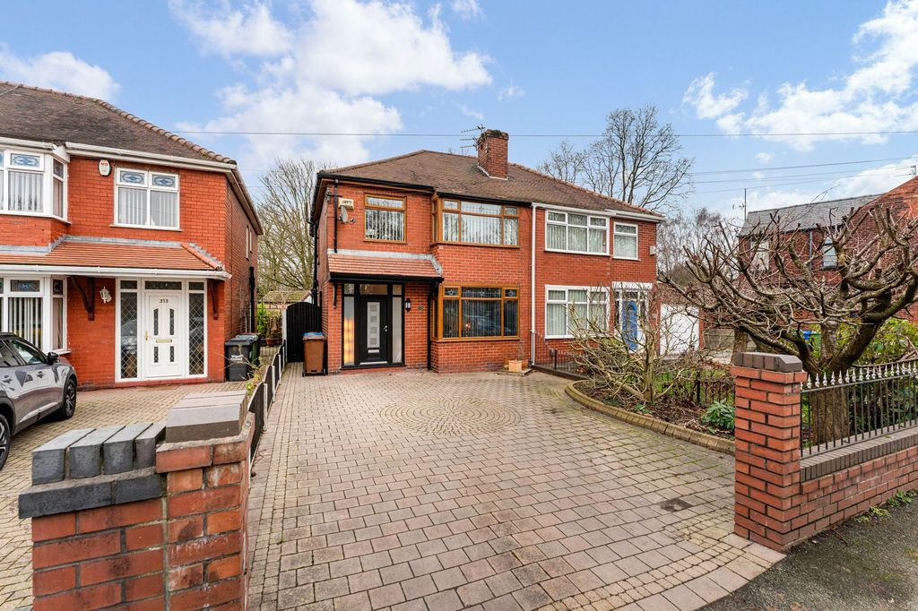 Property photo 1 of 25