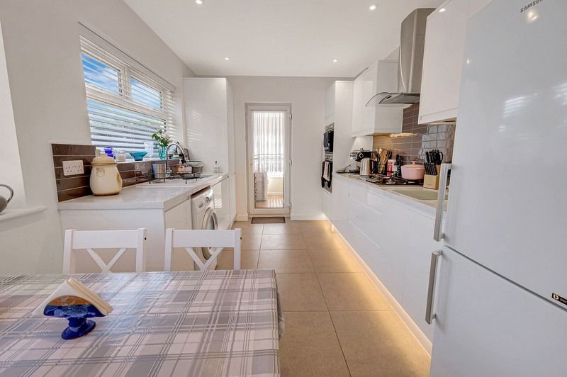 Property photo 3 of 20 5054995