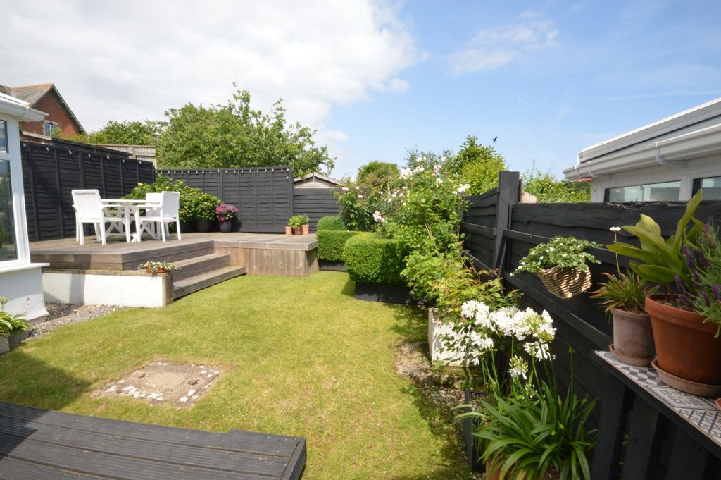 Property photo 2 of 23 Picture No. 27