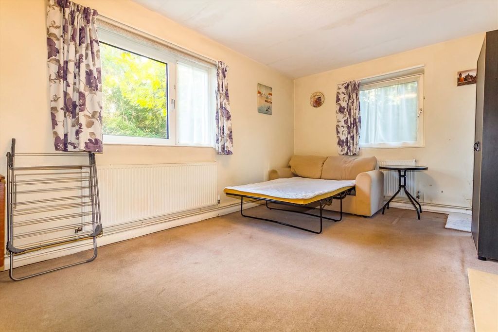 Property photo 2 of 4