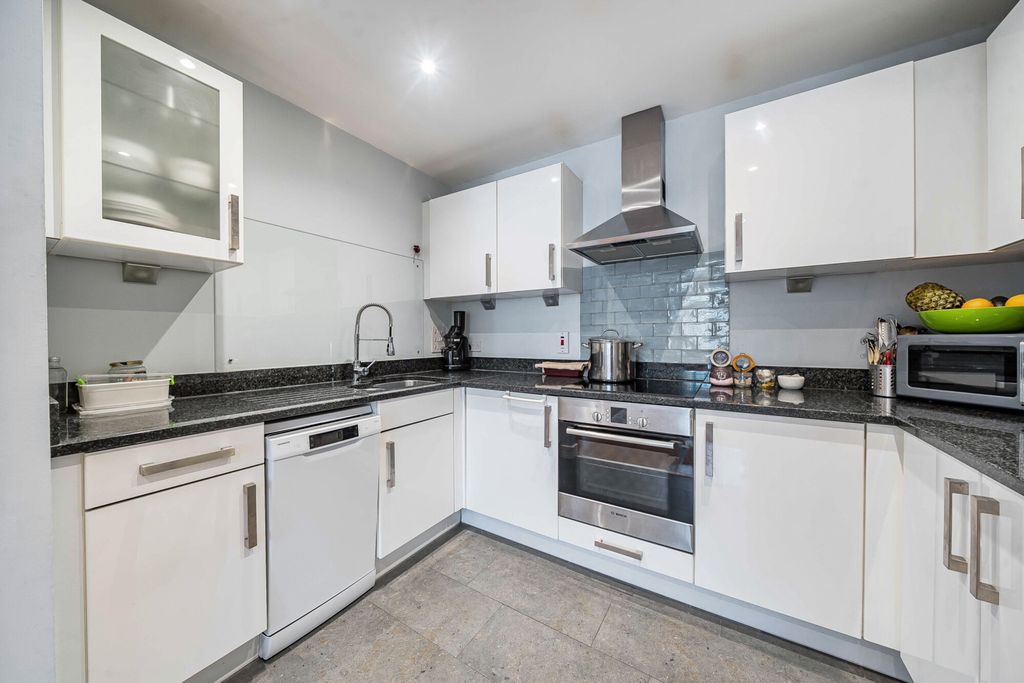 Property photo 2 of 13 Kitchen