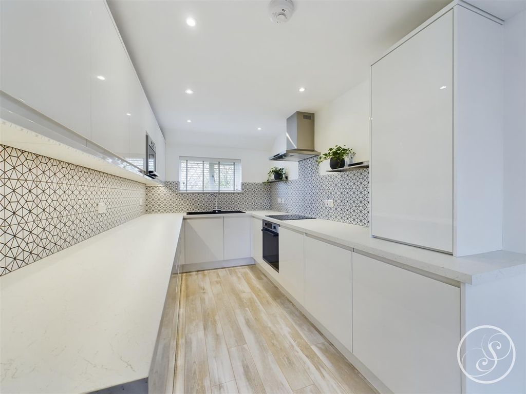 Property photo 3 of 7 Cam02071G0-Pr0254-Still003.Jpg