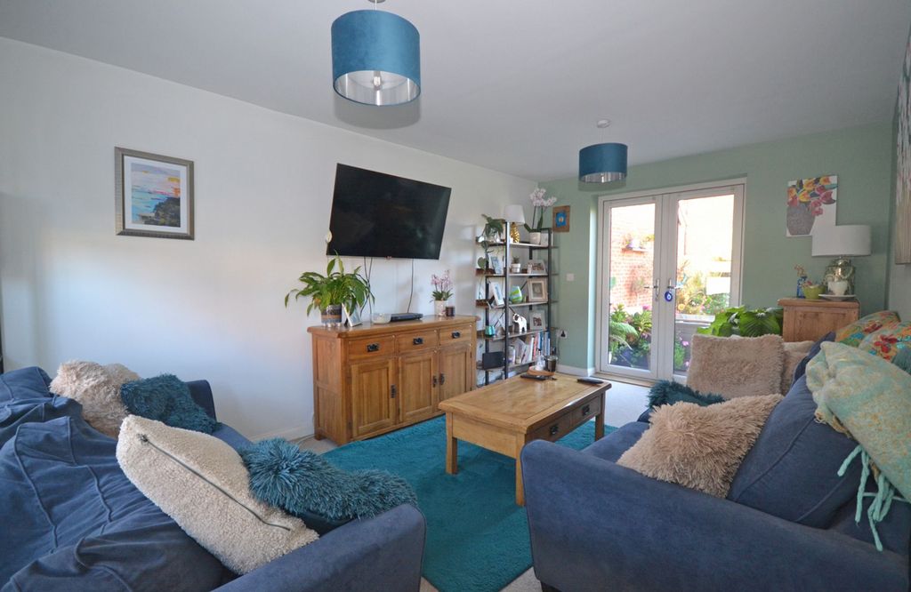 Property photo 3 of 11