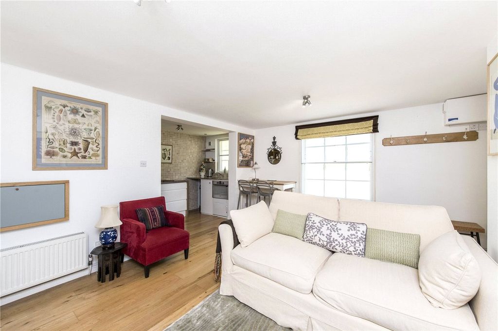 Property photo 2 of 12 Reception