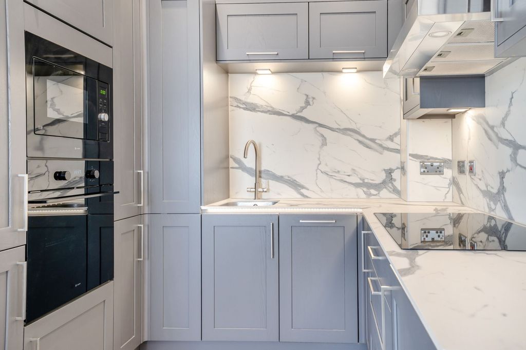 Property photo 2 of 19 P043511_02.Jpg