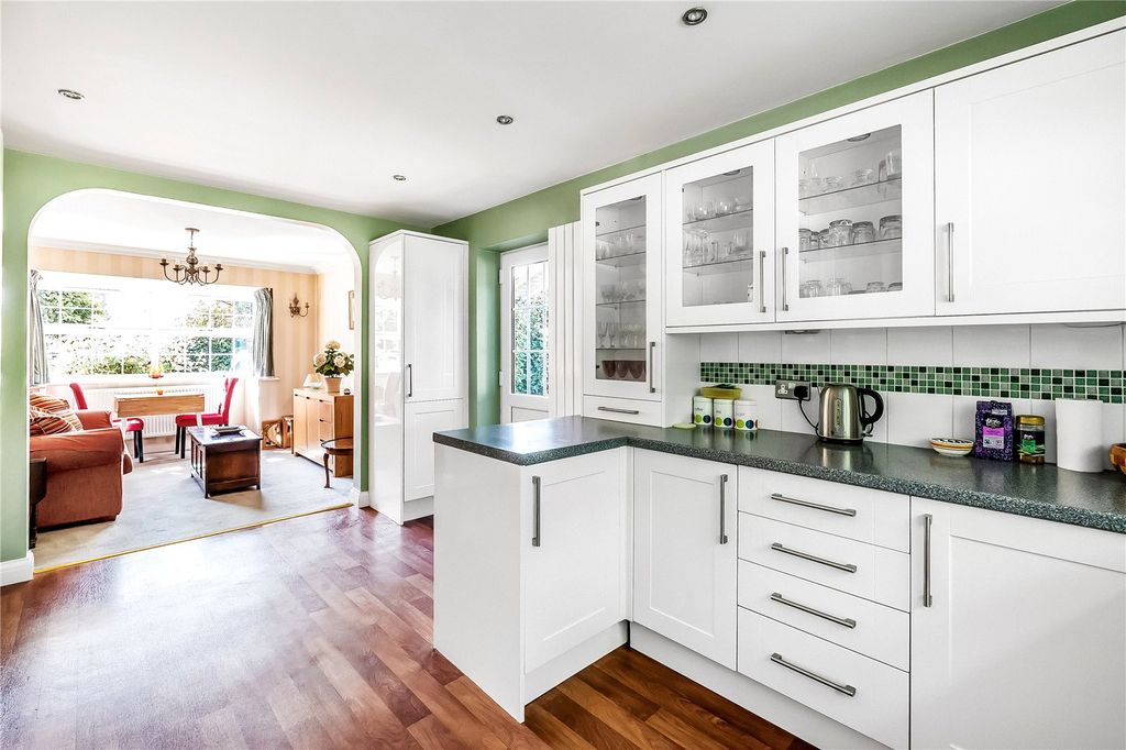 Property photo 3 of 12 Kitchen