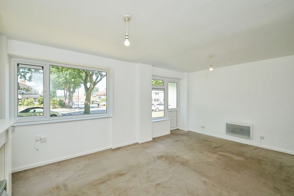 Property photo 2 of 18 Photo