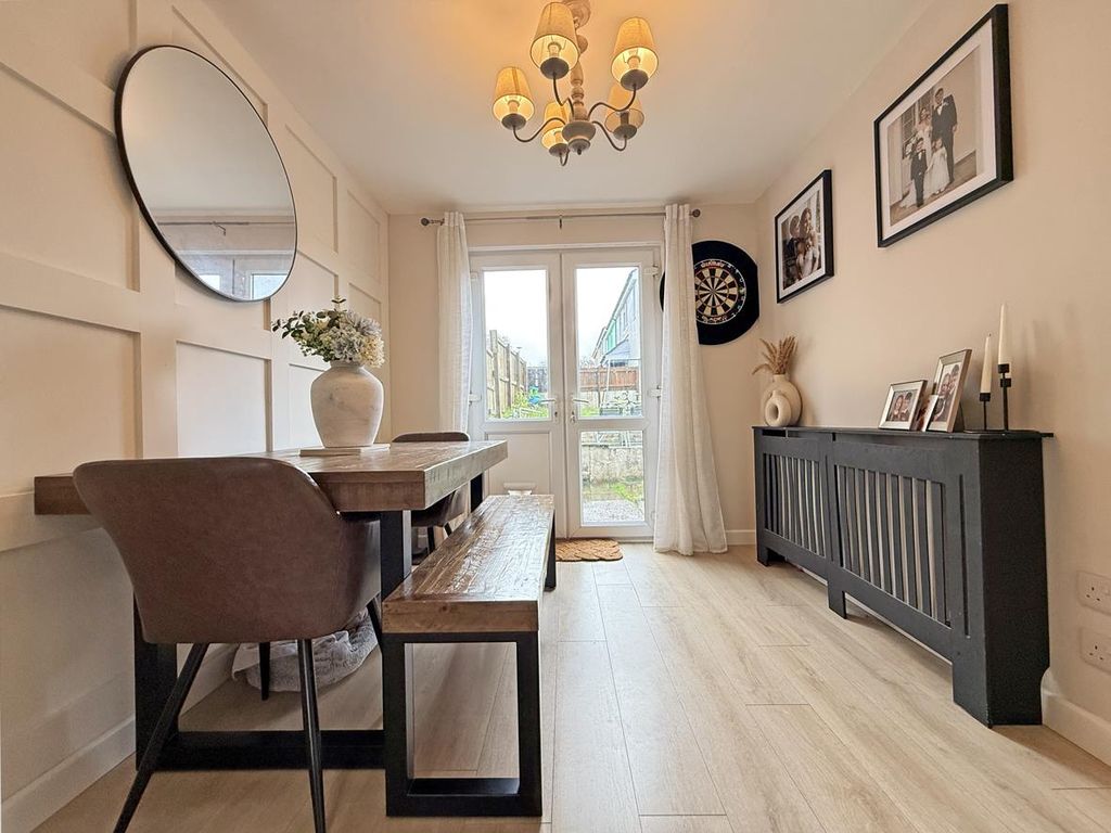 Property photo 3 of 19 Staple Close 9 - Dining Area Front.Jpg