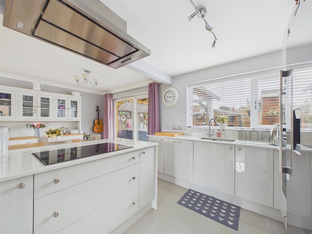 Property photo 3 of 17 Cam03972G0-Pr0285-Still010.Jpg