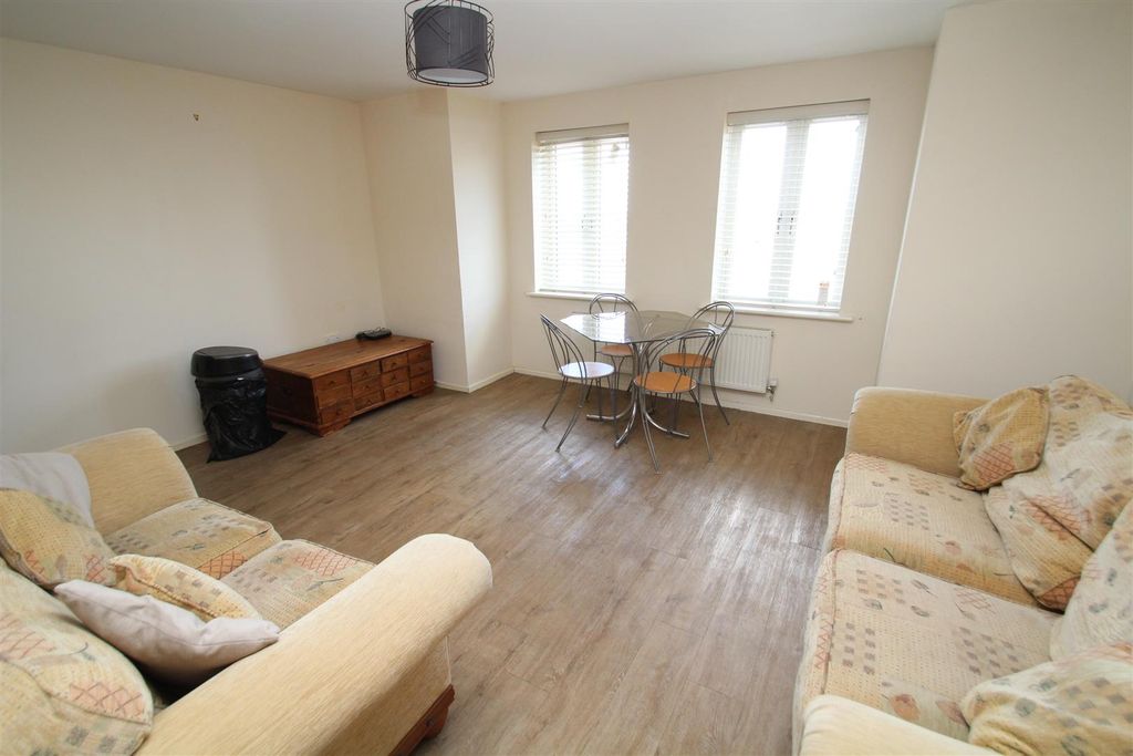 Property photo 3 of 7