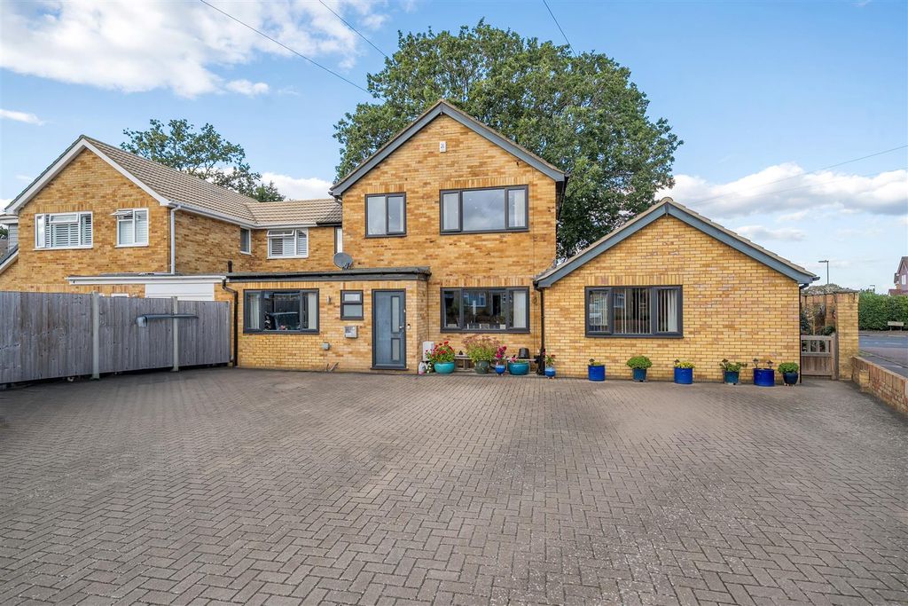Property photo 1 of 25 1-6Aad289E7c4c1-1521051-2-1A0B0499004c4-1.Jpg