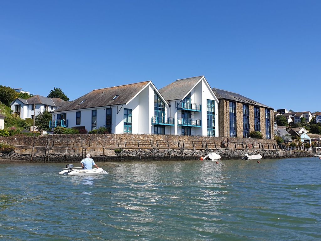 Property photo 3 of 17 Kingsbridge Estuary