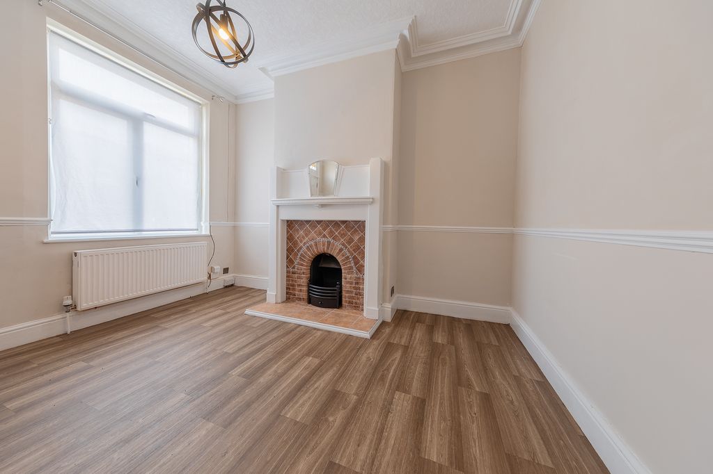 Property photo 2 of 26