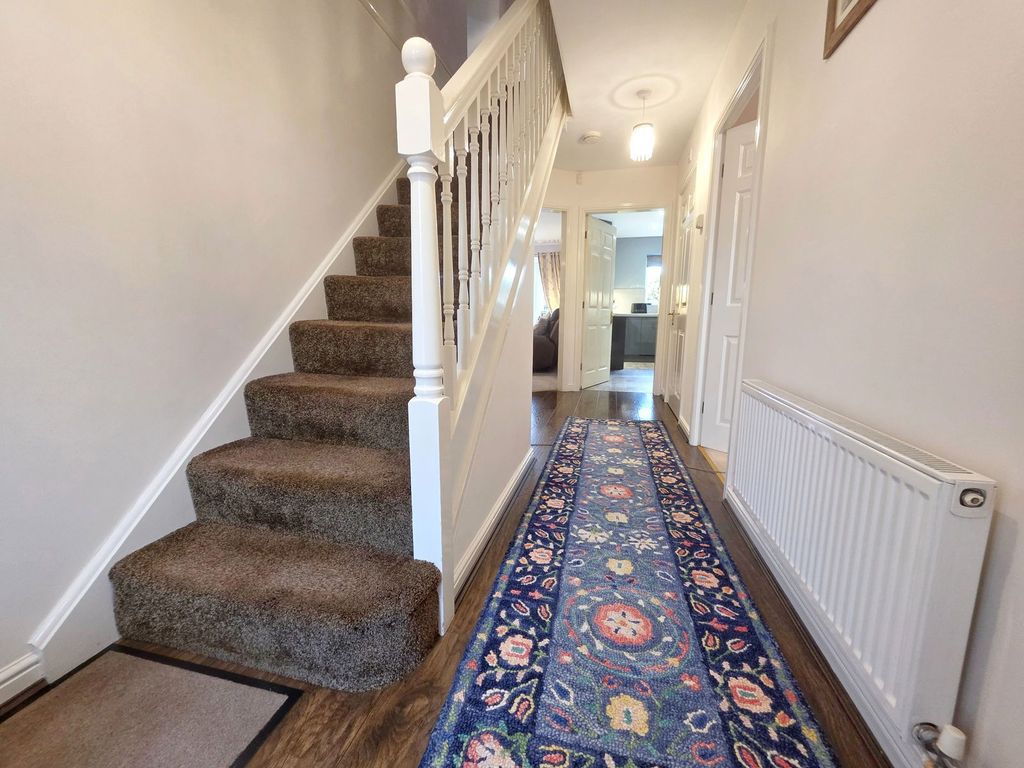 Property photo 2 of 25