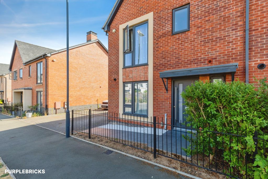 Property photo 2 of 31