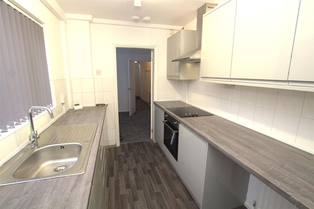 Property photo 3 of 9 Portman Kitchen 2.Jpg