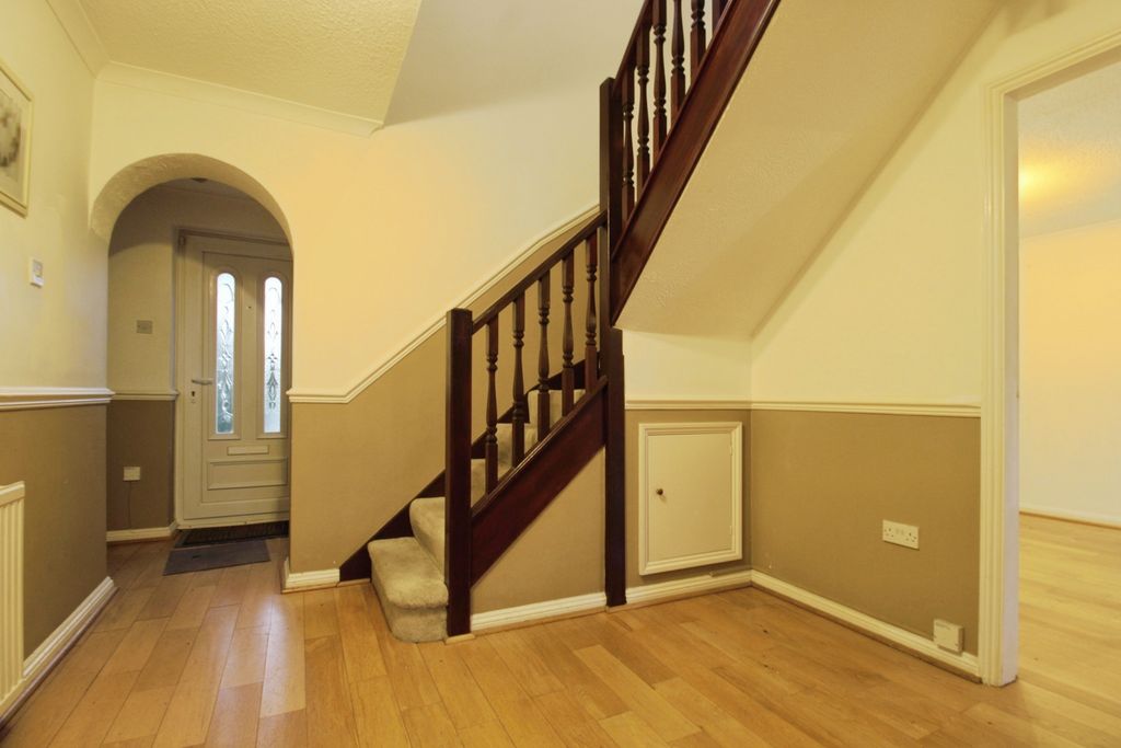 Property photo 2 of 17 Hallway