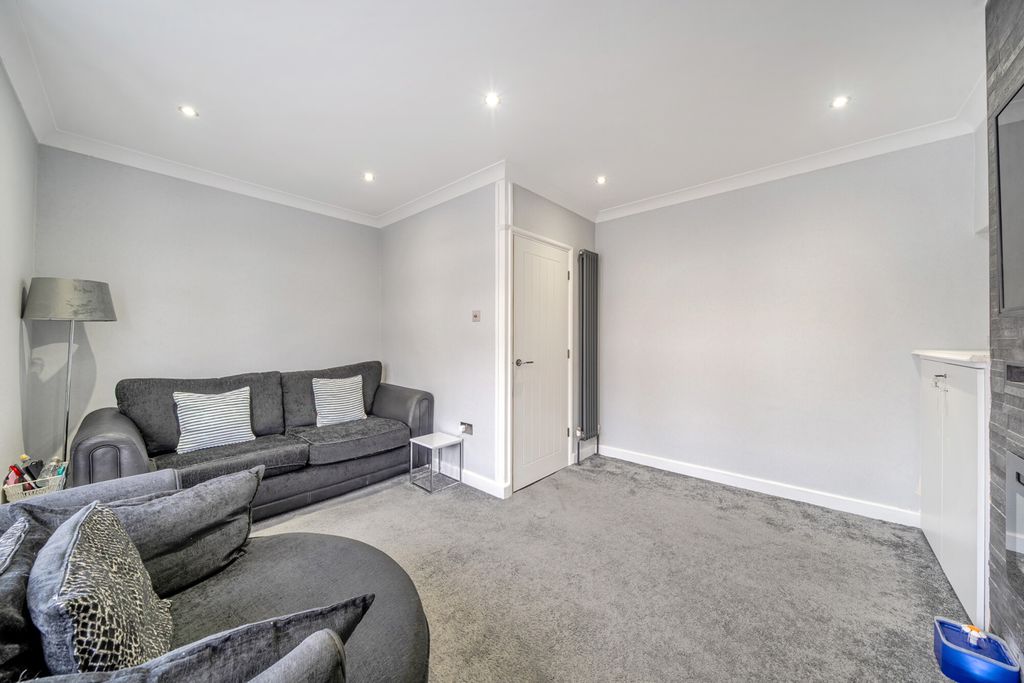 Property photo 3 of 16 1471417-15-6A2295...