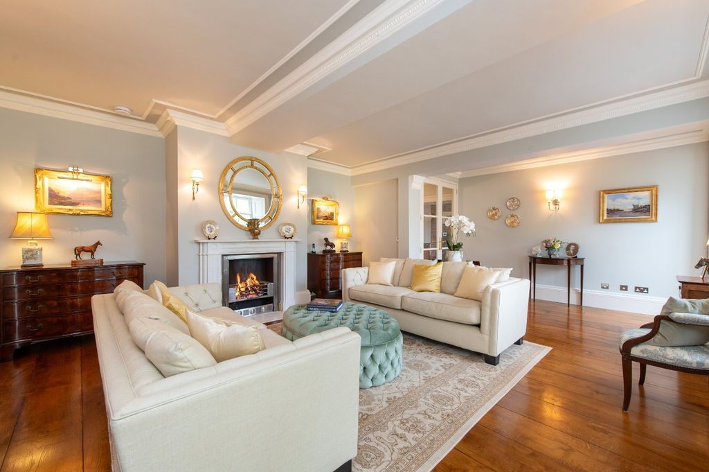 Property photo 3 of 25 Drawing Room