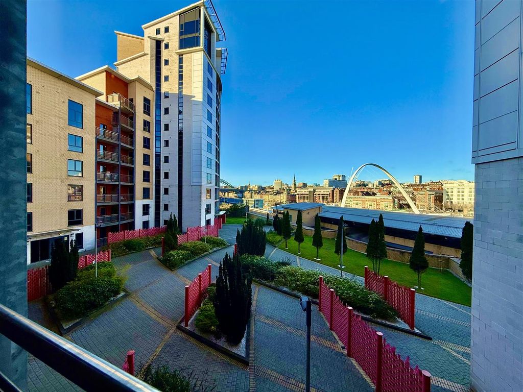 Property photo 1 of 10 External