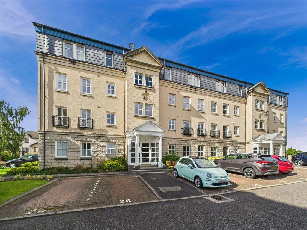 Property photo 1 of 16 Cam01486G0-Pr0860-Still014.Jpg