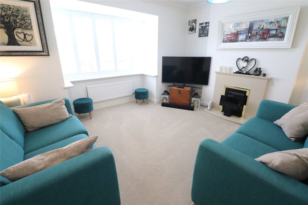 Property photo 2 of 30 Picture No. 05