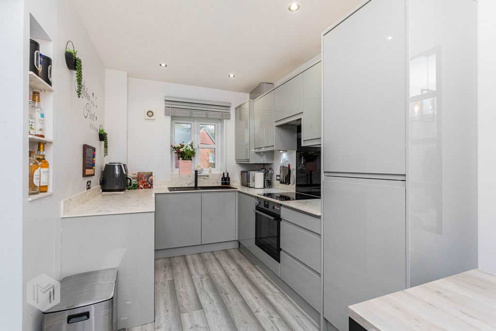 Property photo 3 of 17 Picture No. 06