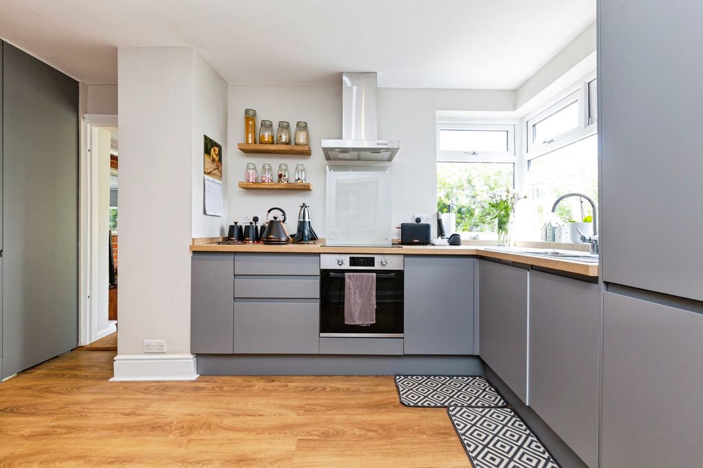 Property photo 3 of 24 Kitchen Diner