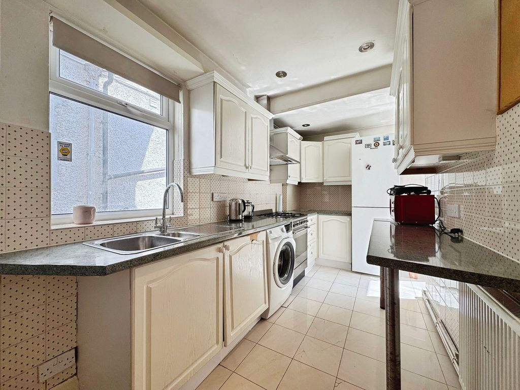 Property photo 2 of 13 Kitchen