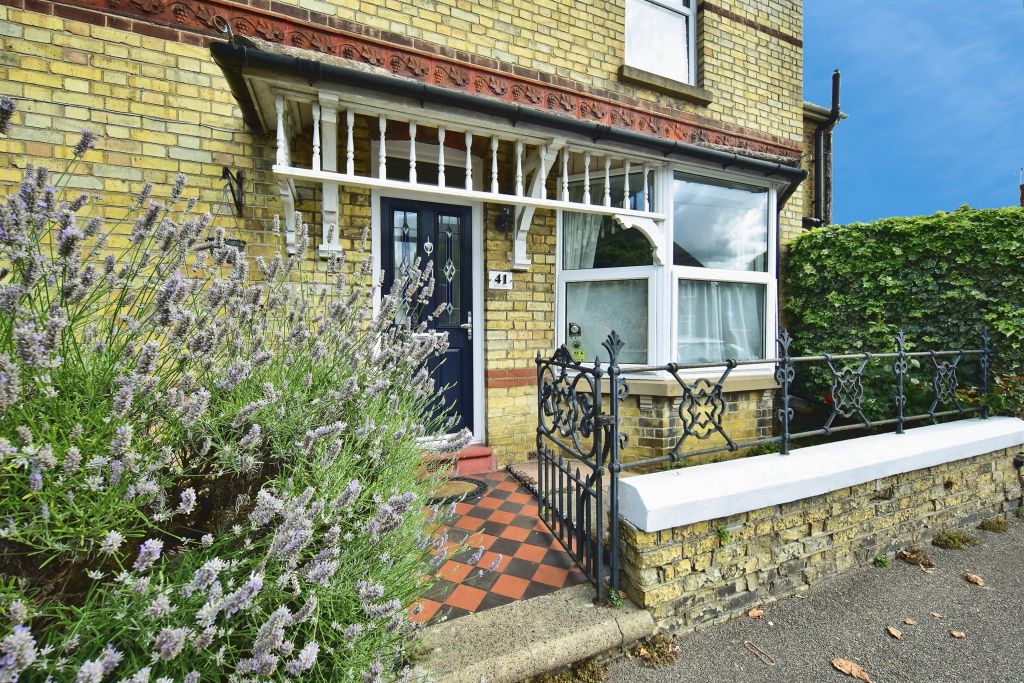 Property photo 1 of 17