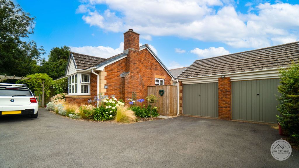 Property photo 1 of 31