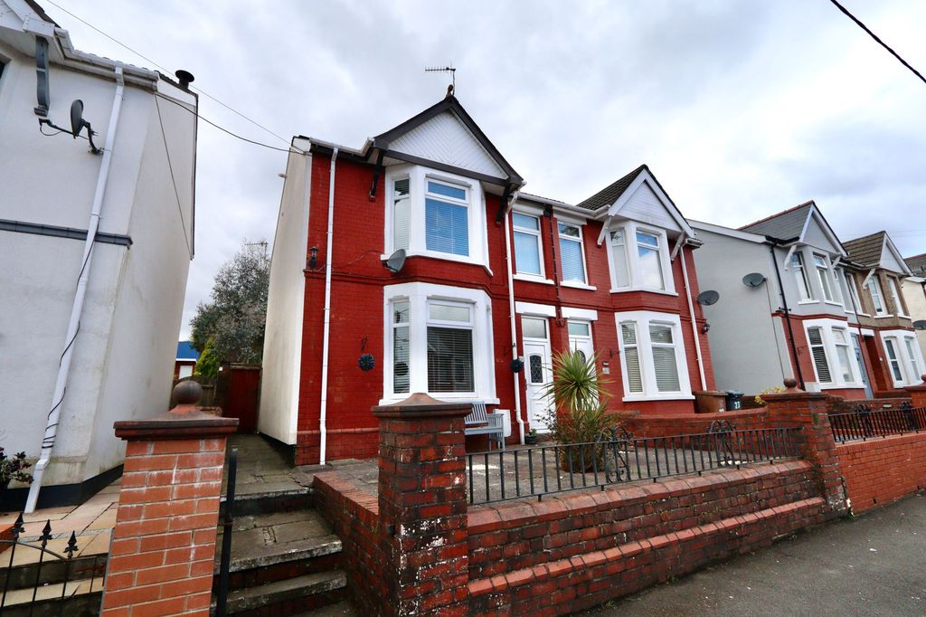 Property photo 1 of 33