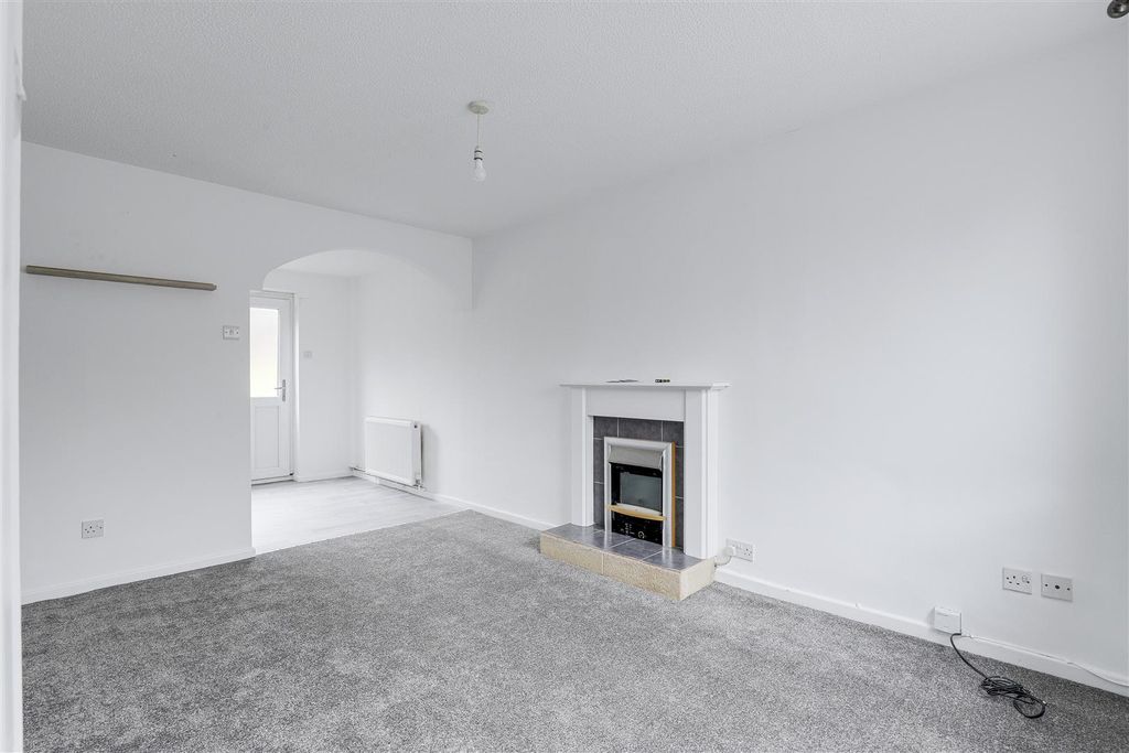 Property photo 3 of 12 02.Jpg