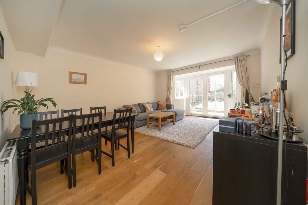 Property photo 3 of 7