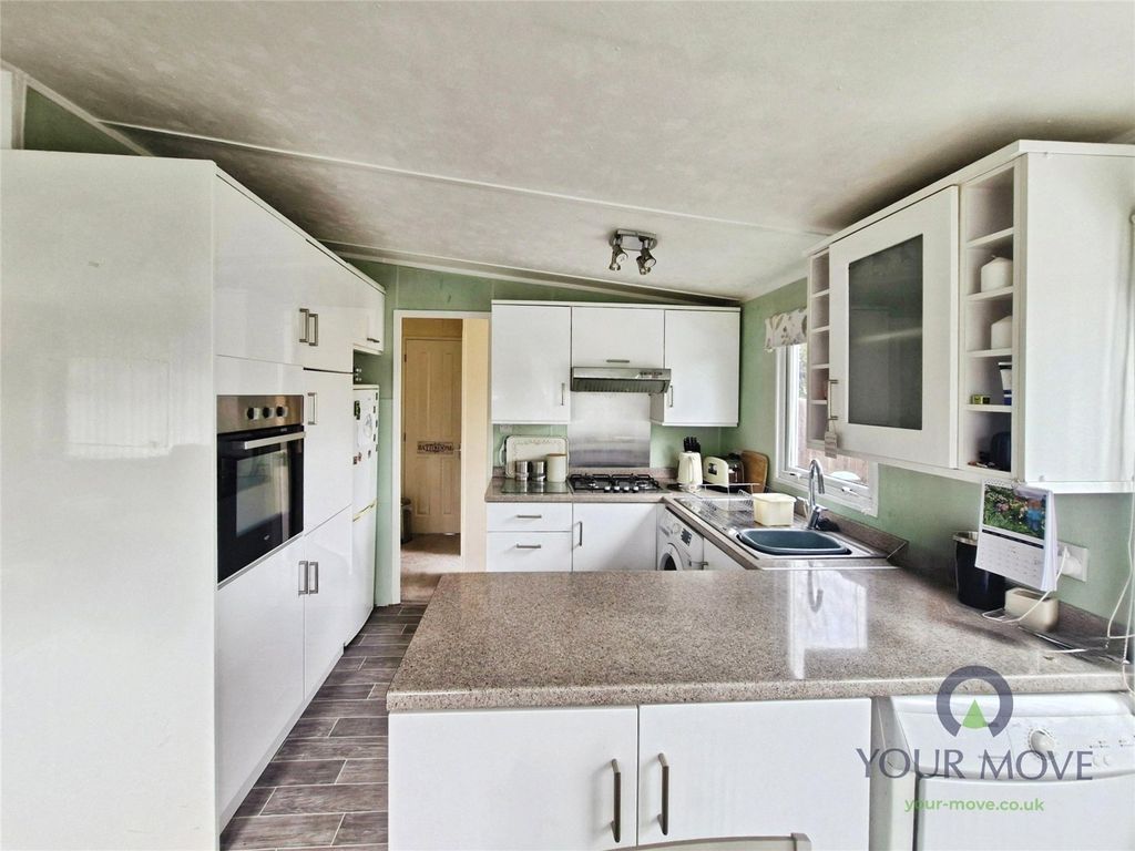 Property photo 2 of 15 Kitchen