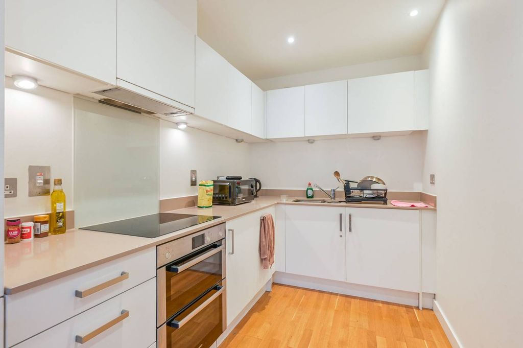 Property photo 3 of 6