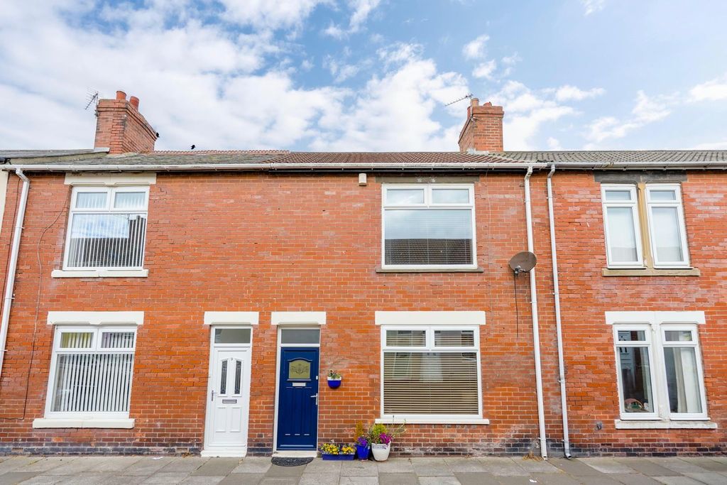 Property photo 1 of 11 External