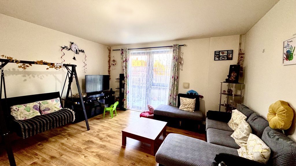 Property photo 2 of 9